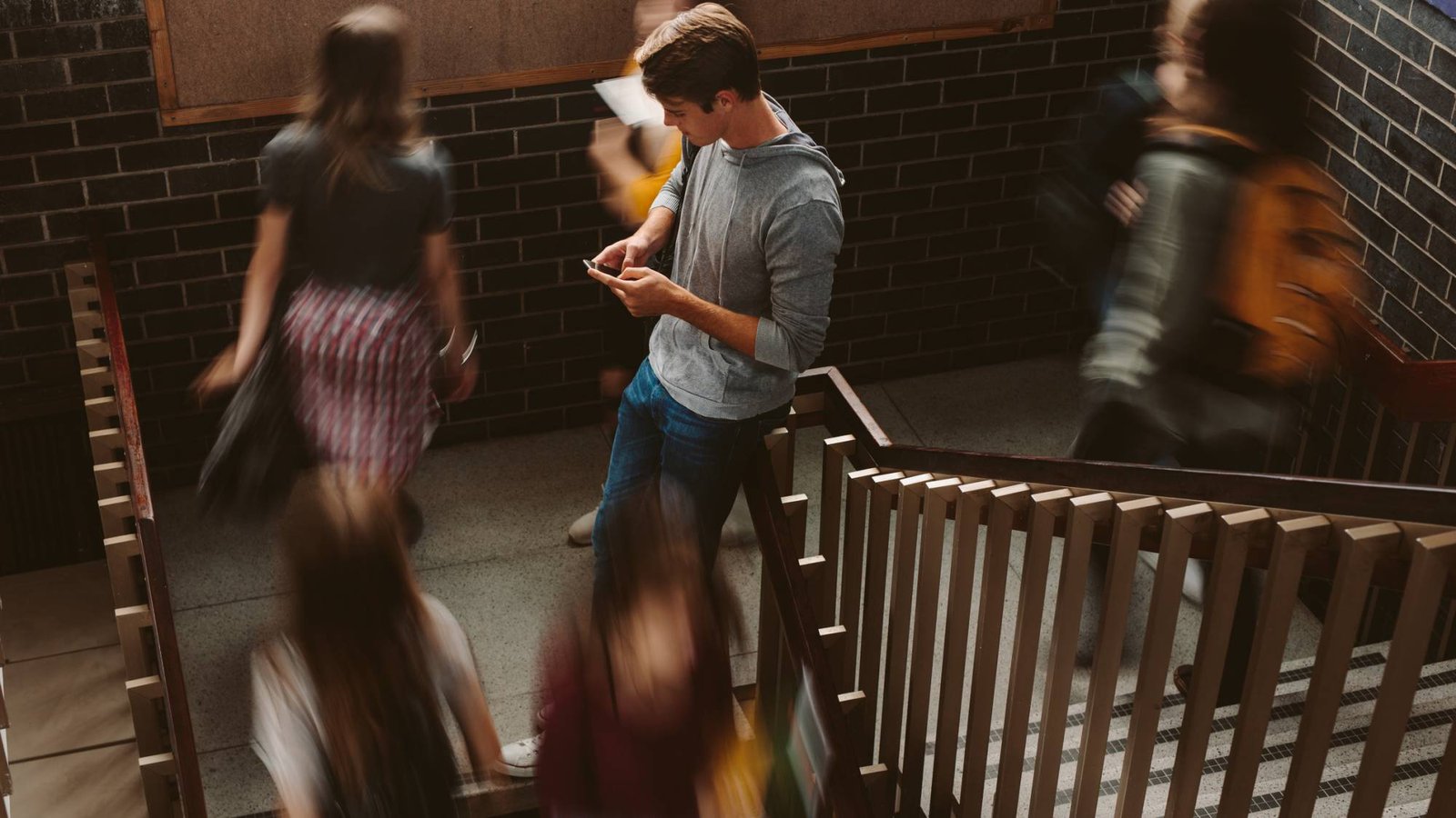 Harvard revela estratégias simples para equilibrar o uso de ecrãs na adolescência - Imagem do artigo original