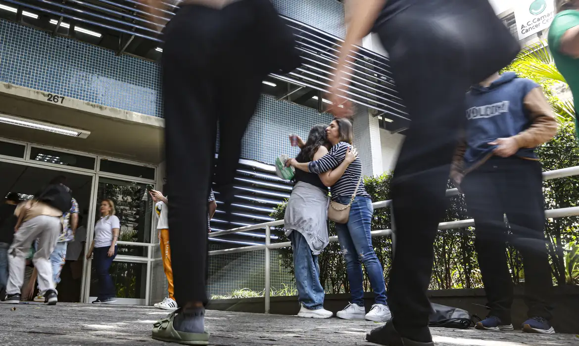 Enem 2025 regista 60 % de candidatas e sobe 12 % face ao ano anterior - Imagem do artigo original