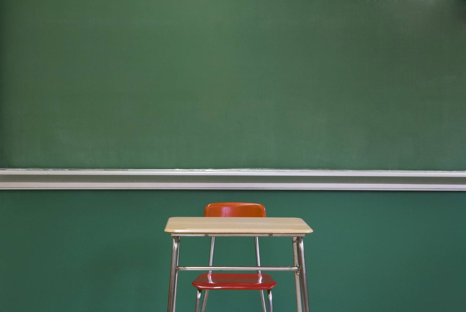 Ausências crónicas nas escolas dos EUA continuam 50% acima do período pré-pandemia - Imagem do artigo original