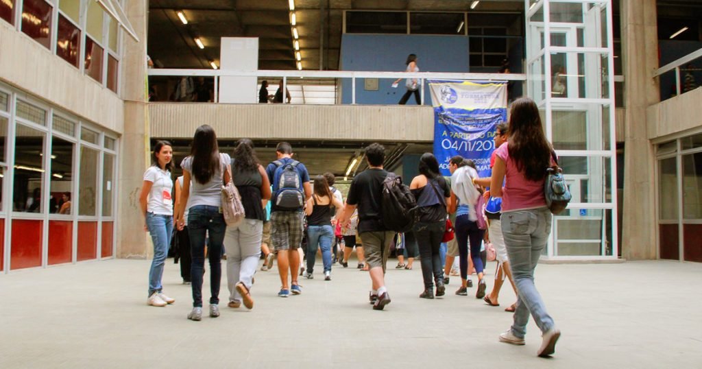 Fuvest 2026 abre inscrições em agosto com mais de 8 mil vagas na USP - Imagem do artigo original