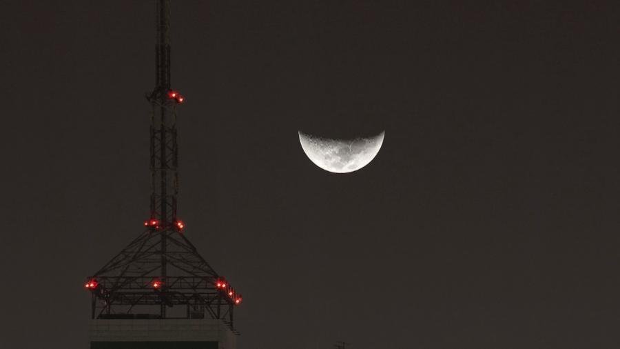 Calendário lunar de outubro 2025 indica datas exatas de cada fase - Imagem do artigo original