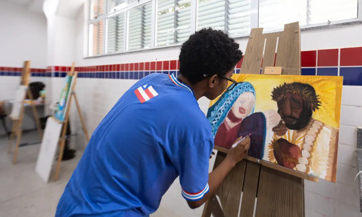 Governo brasileiro lança programa que leva arte e cultura às escolas de tempo integral - Imagem do artigo original