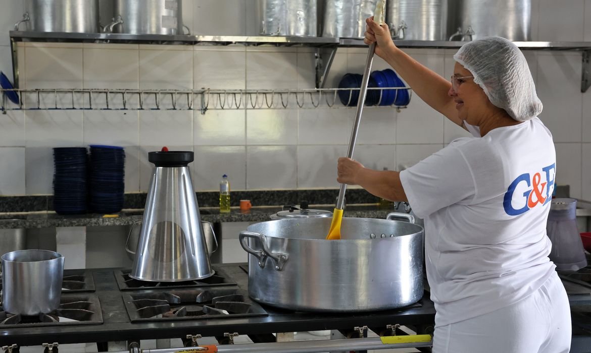 Ceará proíbe ultraprocessados na merenda e elimina-os até 2027 - Imagem do artigo original